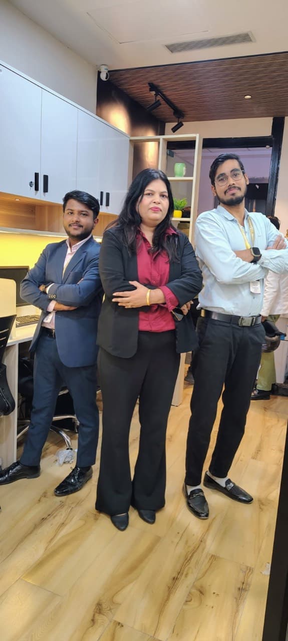 Top-performing advisors of the quarter at the ANON INDIA office